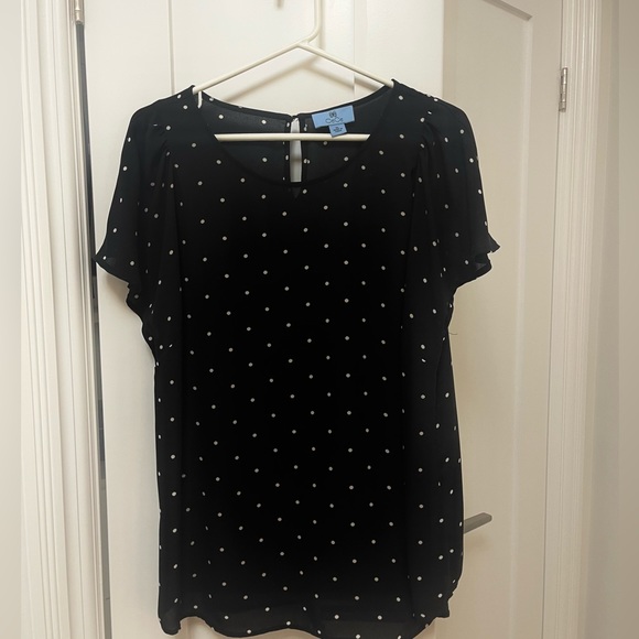 CeCe Top Small Womens Black White Polka Dot Flutter Sleeve Blouse - Picture 2 of 7